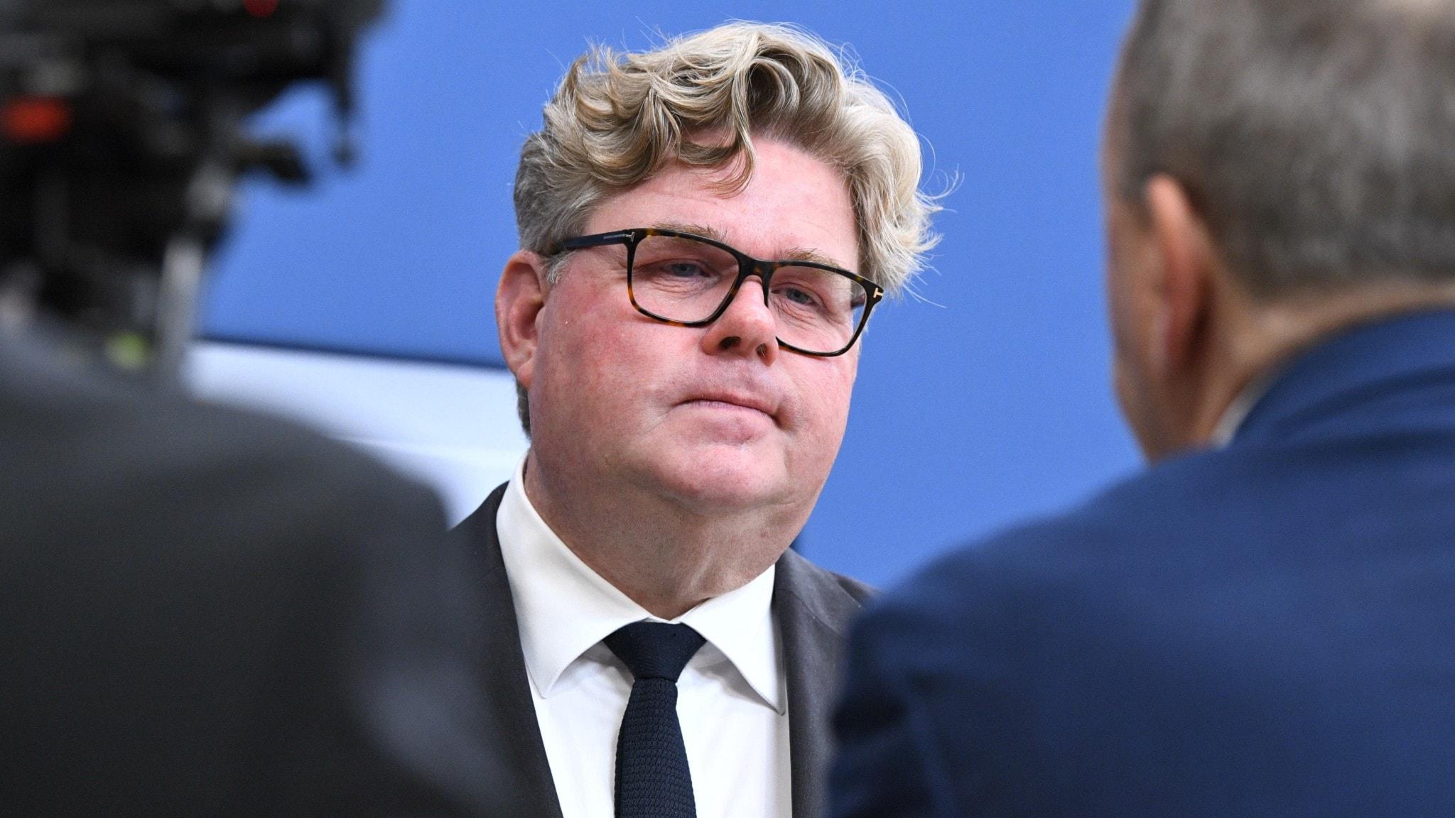 Omfattande kritik mot sänkt straffgräns –ingen säger ja - Ekot