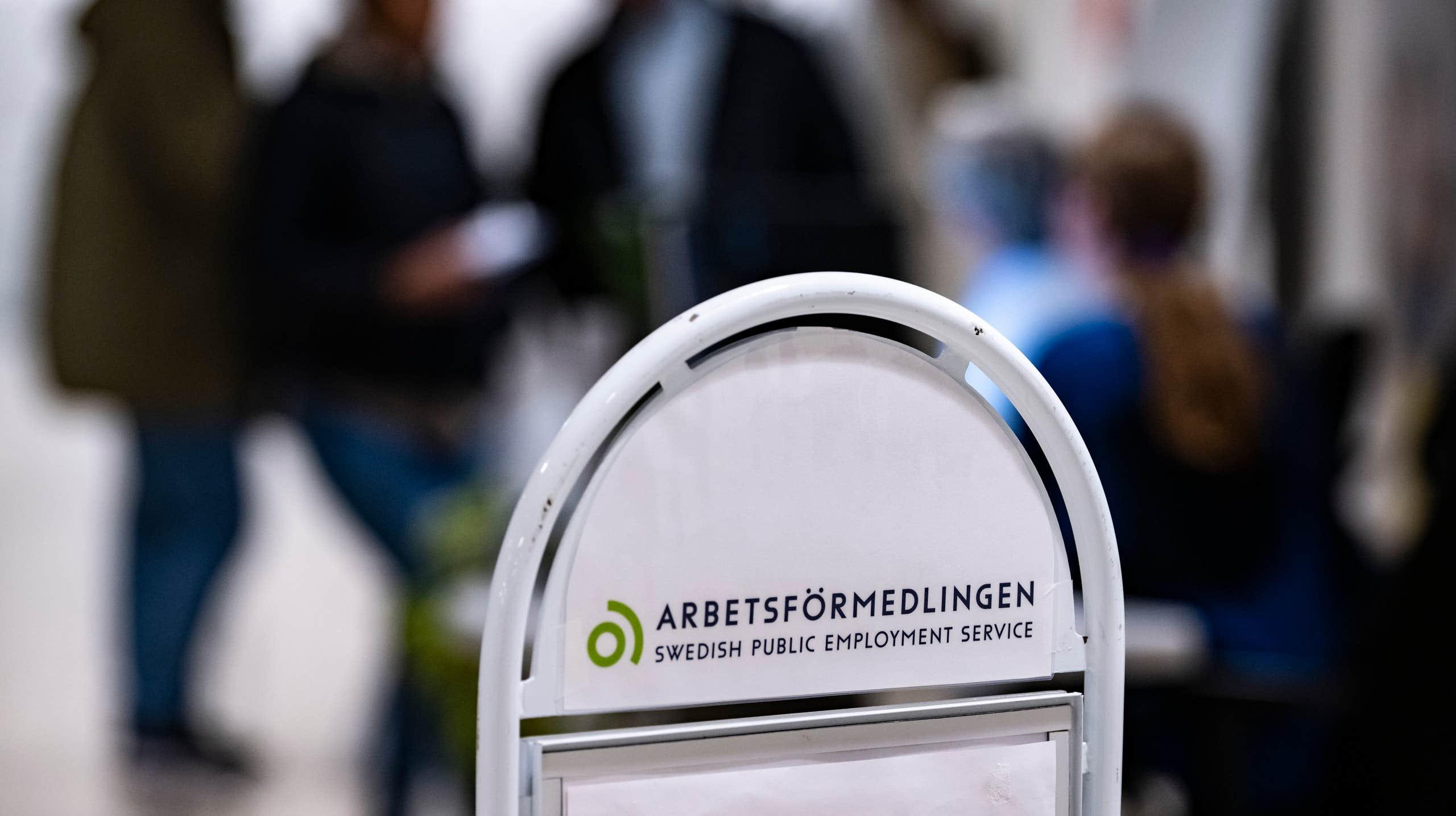 Arbetslösheten fortsätter ned – ljusning för unga